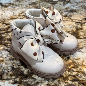 Stylish Kids Boots with Bow Accent